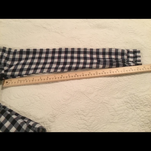 Two Hollister button up shirts for the price of 1 - Picture 6 of 8